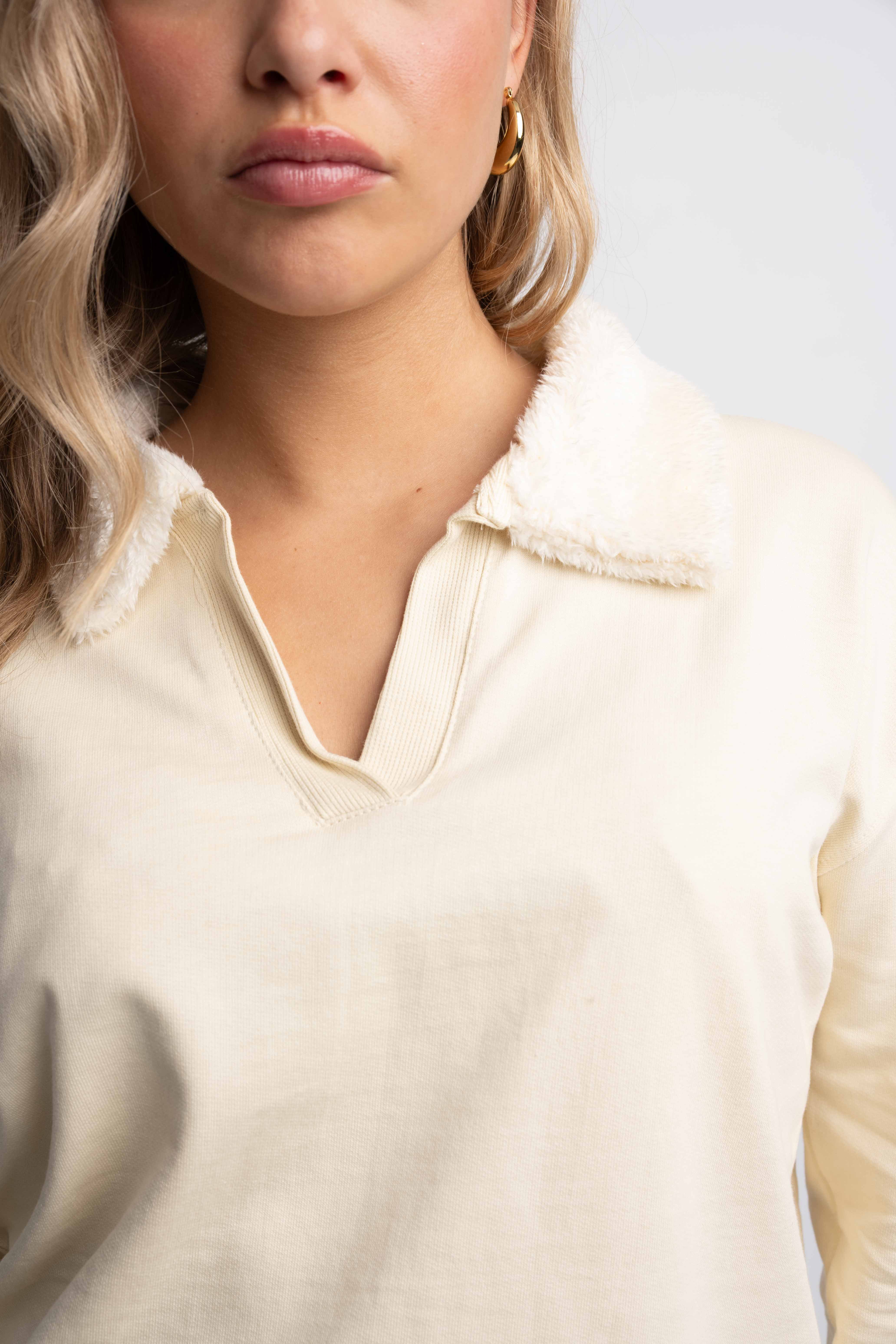 FUR NECK CROPPED POLO SWEATSHIRT